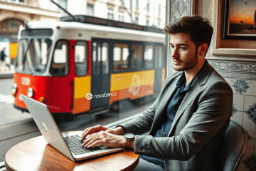 Imagem de um cliente satisfeito usando um computador para solicitar crédito digital aprovado rapidamente